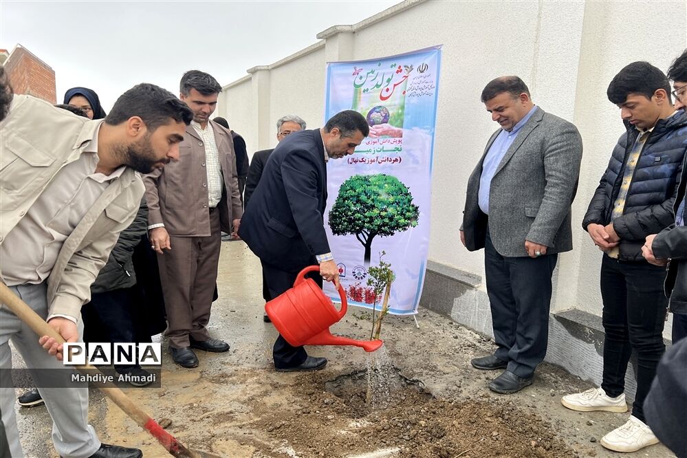 مراسم درختکاری در گلستان