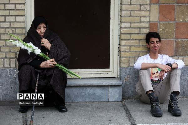 تشییع پیکر شهید گمنام دردبیرستان شاهد ارشاد