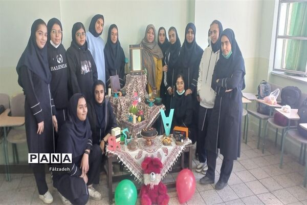 آخرین روز حضور در مدرسه با چیدن سفره هفت سین به اتمام رسید