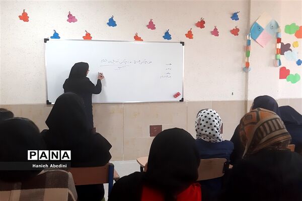اعتکاف علمی تحصیلی دانش‌آموزان ناحیه سه شیراز