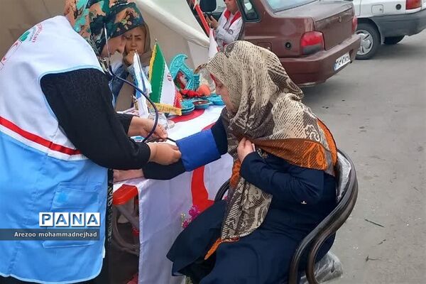 فعالیت سفیران ایمنی، سلامت و نشاط اجتماعی جوانان هلال احمر قرچک