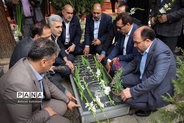 آیین غبارروبی مزار شهدا در ارومیه