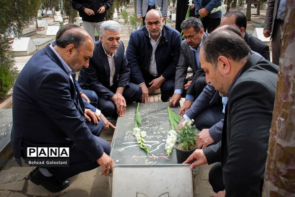 آیین غبارروبی مزار شهدا در ارومیه