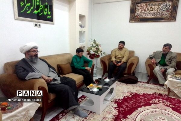 تقدیر از مربی کودک و نوجوان مسجد جامع کاشمر