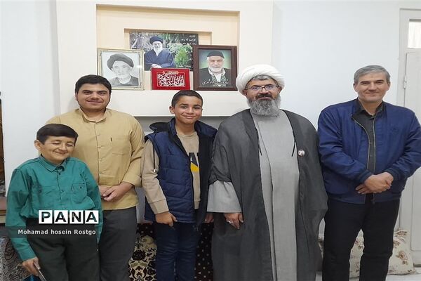 تقدیر از مربی کودک و نوجوان مسجد جامع کاشمر