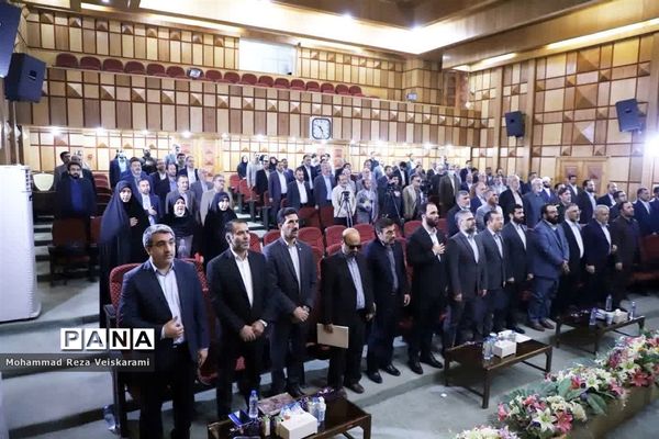 آخرین جلسه شورای اداری 1401 لرستان