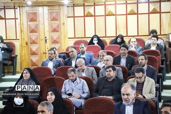 آخرین جلسه شورای اداری 1401 لرستان