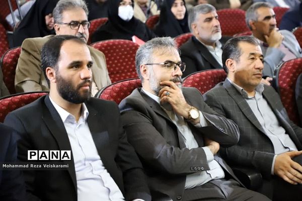 آخرین جلسه شورای اداری 1401 لرستان