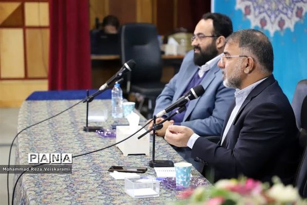 آخرین جلسه شورای اداری 1401 لرستان