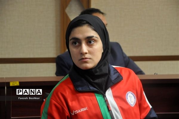 تجلیل و تقدیر از ورزشکاران مدال آور در ساری