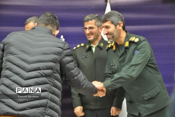 تجلیل و تقدیر از ورزشکاران مدال آور در ساری