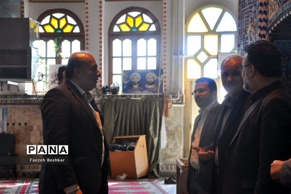 برپایی میز خدمت در مصلی امام خمینی (ره) شهرستان ساری