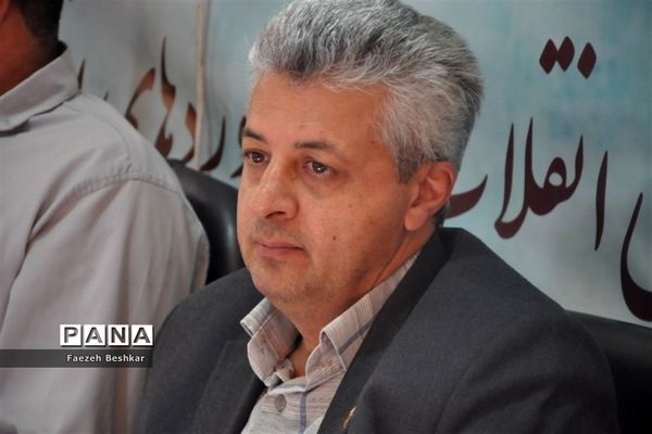 برپایی میز خدمت در مصلی امام خمینی (ره) شهرستان ساری