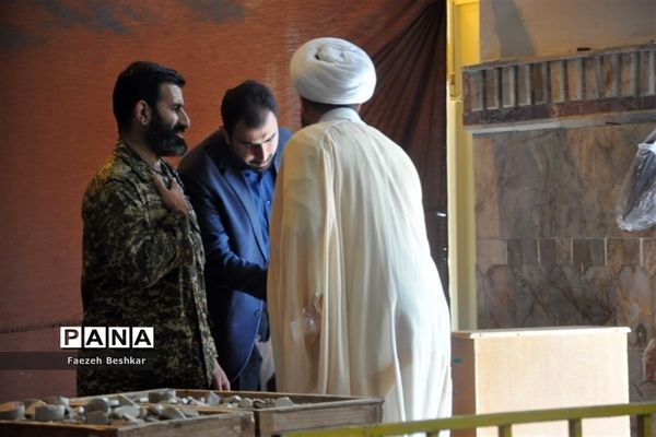 برپایی میز خدمت در مصلی امام خمینی (ره) شهرستان ساری