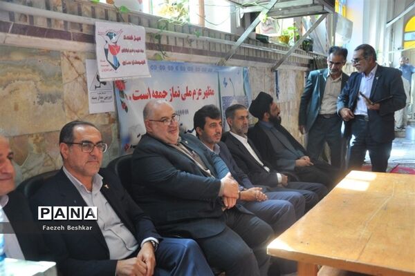 برپایی میز خدمت در مصلی امام خمینی (ره) شهرستان ساری