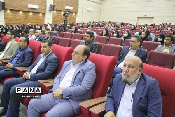 همایش تجلیل از طلایه‌داران دوره سوم تربیت در بوشهر