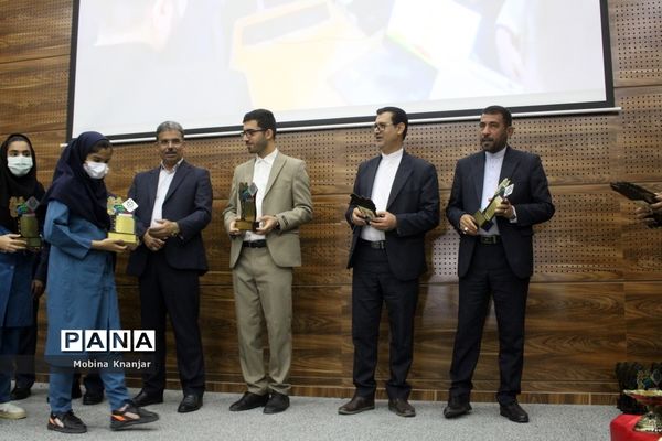 تجلیل از طلایه داران دوره سوم تربیت در بوشهر