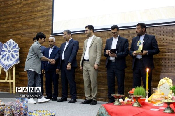 تجلیل از طلایه داران دوره سوم تربیت در بوشهر