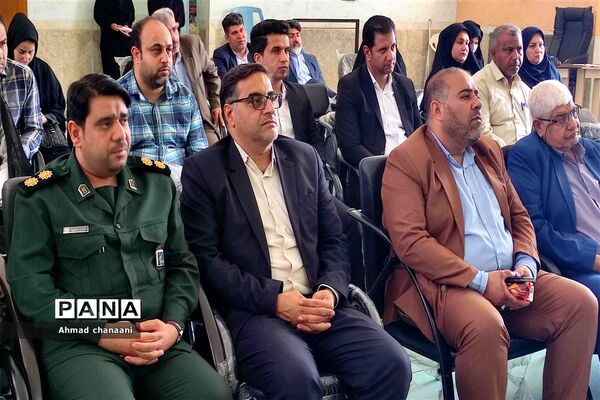 توزیع تجهیزات ورزشی در مدارس کارون
