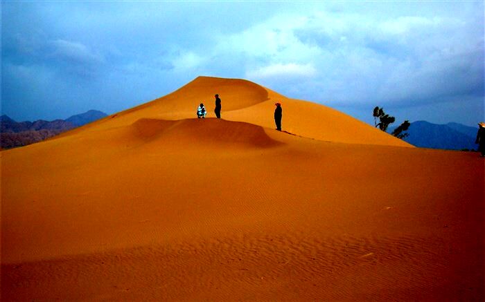 کویر همت‌آباد  زیرکوه