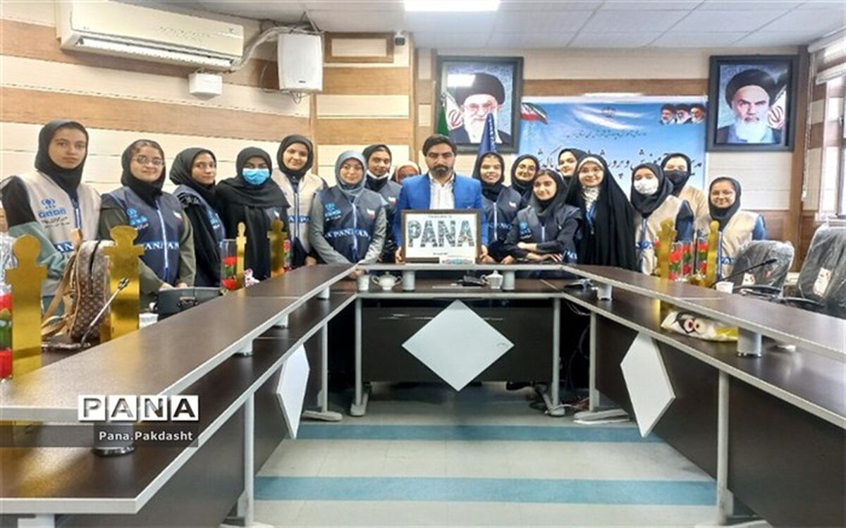 قلم خبرنگار مثل اسلحه یک رزمنده است