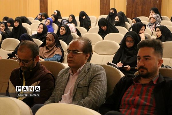 کارگاه داستان‌نویسی دفاع مقدس در قم