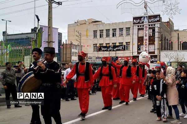 کاروان شادپیمایی و استقبال از نوروز در شهرستان بهارستان