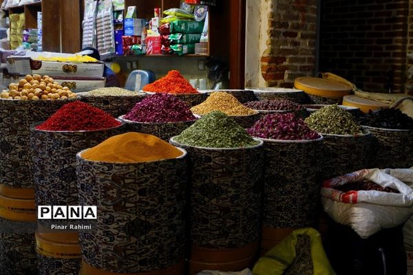 یک قدم مانده به عید در تبریز