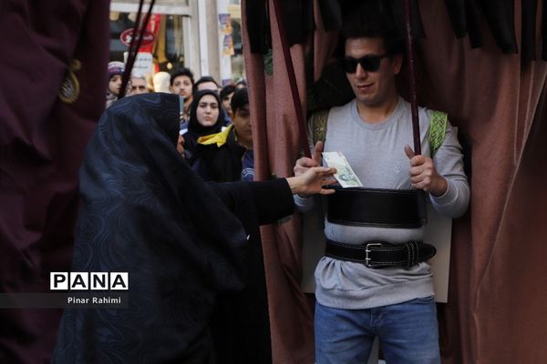 یک قدم مانده به عید در تبریز