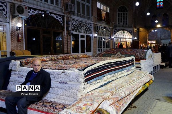 یک قدم مانده به عید در تبریز