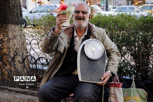 یک قدم مانده به عید در تبریز