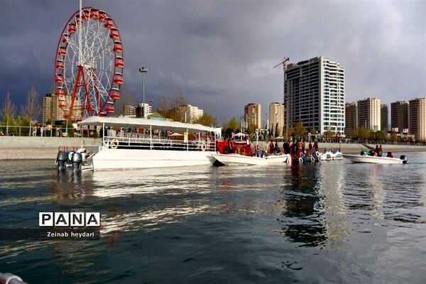 دریاچه چیتگر تهران در آغاز بهار