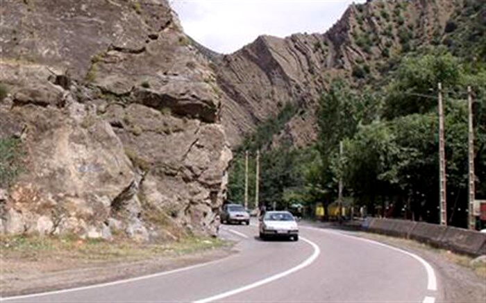 ادامه ریزش برف در محور کندوان؛ مسافران احتیاط کنند