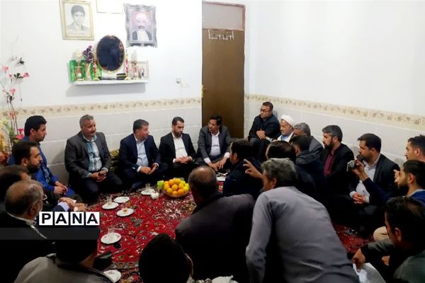 دیدار استاندار یزد با خانواده شهدای مهردشت ابرکوه