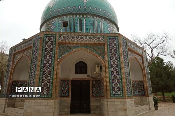 آرامگاه عطارنیشابوری