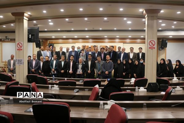 نشست صمیمی معلمان پژوهشگر قم با استاد دانشگاه ناگویای ژاپن