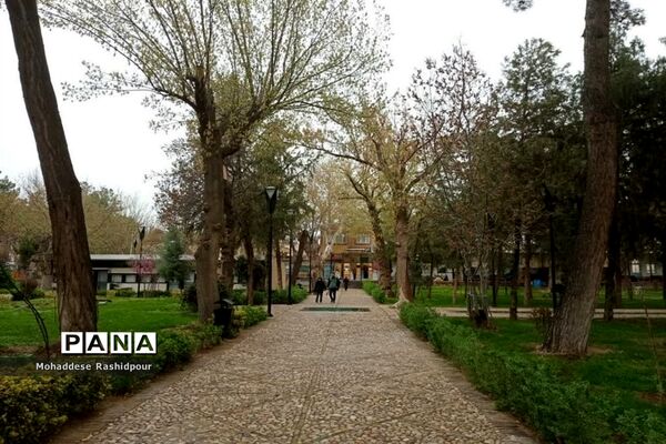 آرامگاه عمرخیام درنیشابور