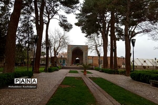 آرامگاه عمرخیام درنیشابور