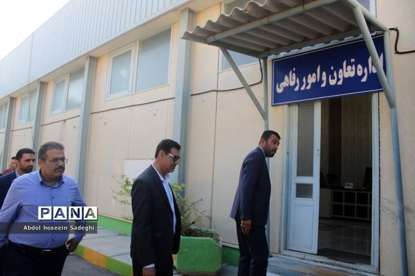 تبریک مدیرکل آموزش و پرورش استان بوشهر به کارکنان در اولین روز کاری سال جدید