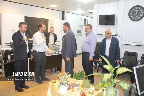 تبریک مدیرکل آموزش و پرورش استان بوشهر به کارکنان در اولین روز کاری سال جدید