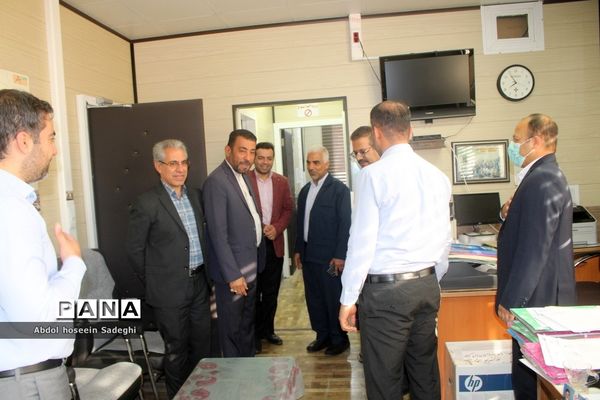 تبریک مدیرکل آموزش و پرورش استان بوشهر به کارکنان در اولین روز کاری سال جدید