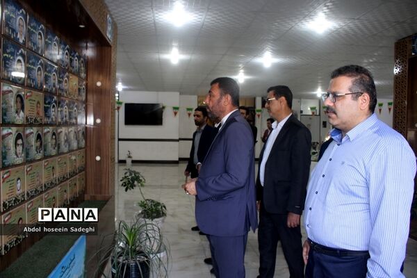 تبریک مدیرکل آموزش و پرورش استان بوشهر به کارکنان در اولین روز کاری سال جدید