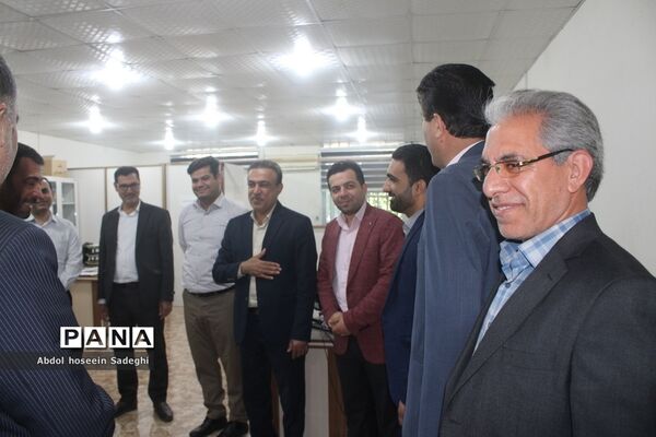 تبریک مدیرکل آموزش و پرورش استان بوشهر به کارکنان در اولین روز کاری سال جدید