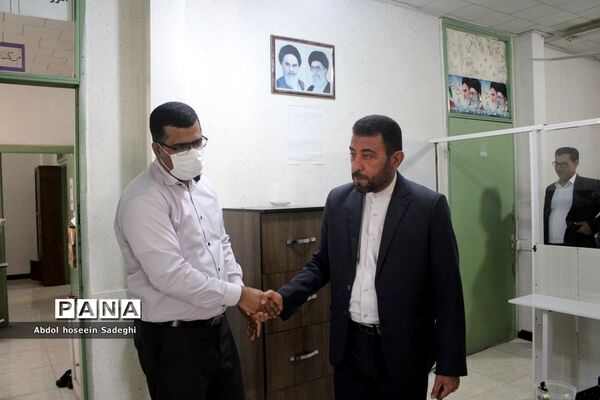 تبریک مدیرکل آموزش و پرورش استان بوشهر به کارکنان در اولین روز کاری سال جدید-2