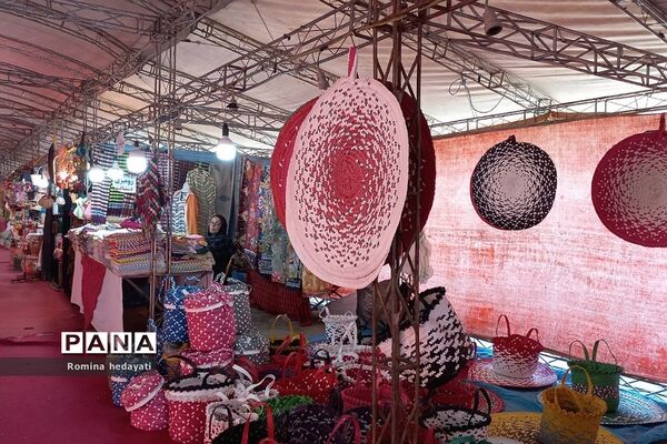 نمایشگاه صنایع دستی در شهر نور