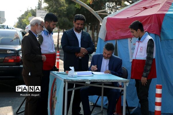 بازدید مدیرکل آموزش و پرورش قم از پایگاه هلال احمر