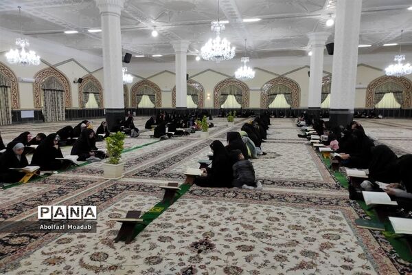 تلاوت جزء خوانی قرآن کریم در آرامگاه شهید مدرس(ره) کاشمر