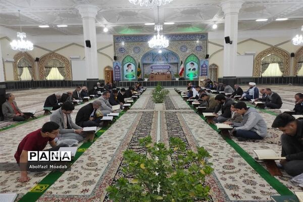 تلاوت جزء خوانی قرآن کریم در آرامگاه شهید مدرس(ره) کاشمر