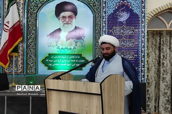 تلاوت جزء خوانی قرآن کریم در آرامگاه شهید مدرس(ره) کاشمر