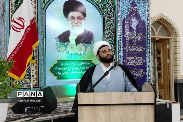 تلاوت جزء خوانی قرآن کریم در آرامگاه شهید مدرس(ره) کاشمر